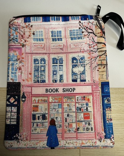 Book lovers sleeve - book,