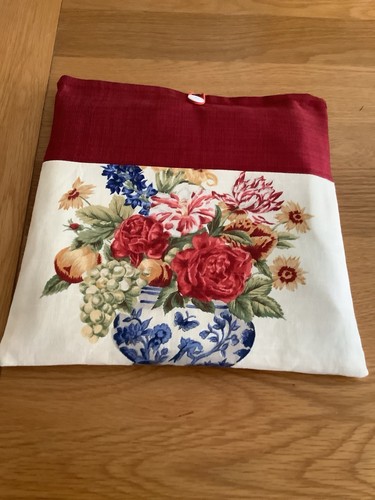 Large fabric book sleeve - large,