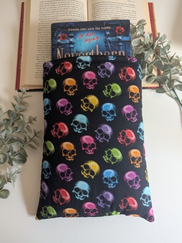 Skull book sleeve - book, large