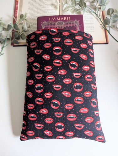 Vampire book sleeve large - vampire,